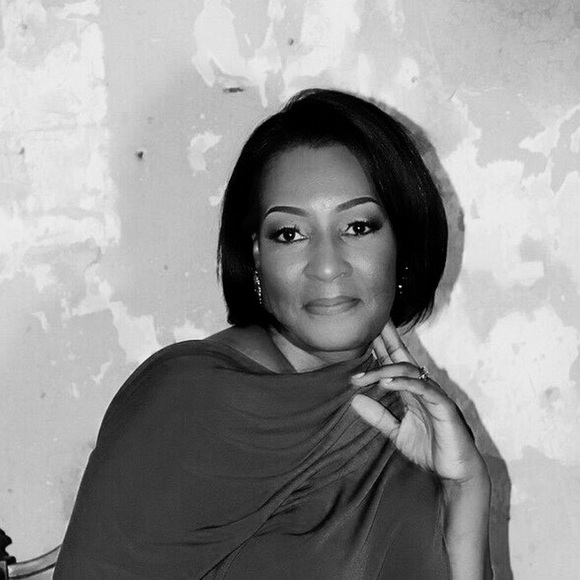 Meet your Posher, Terra - Picture 1 of 1